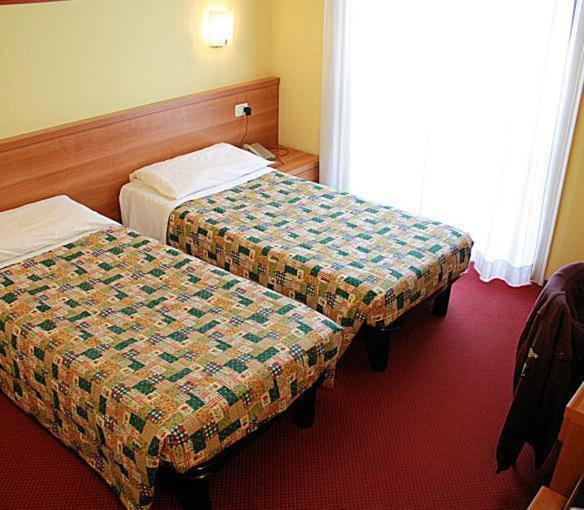 Royal Hotel Milan Exterior photo